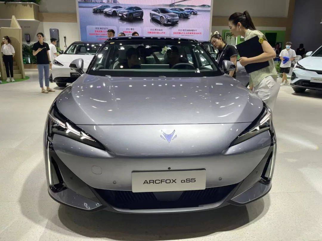 阿尔法s5化身汽车影院,阿尔法t5配800v快充