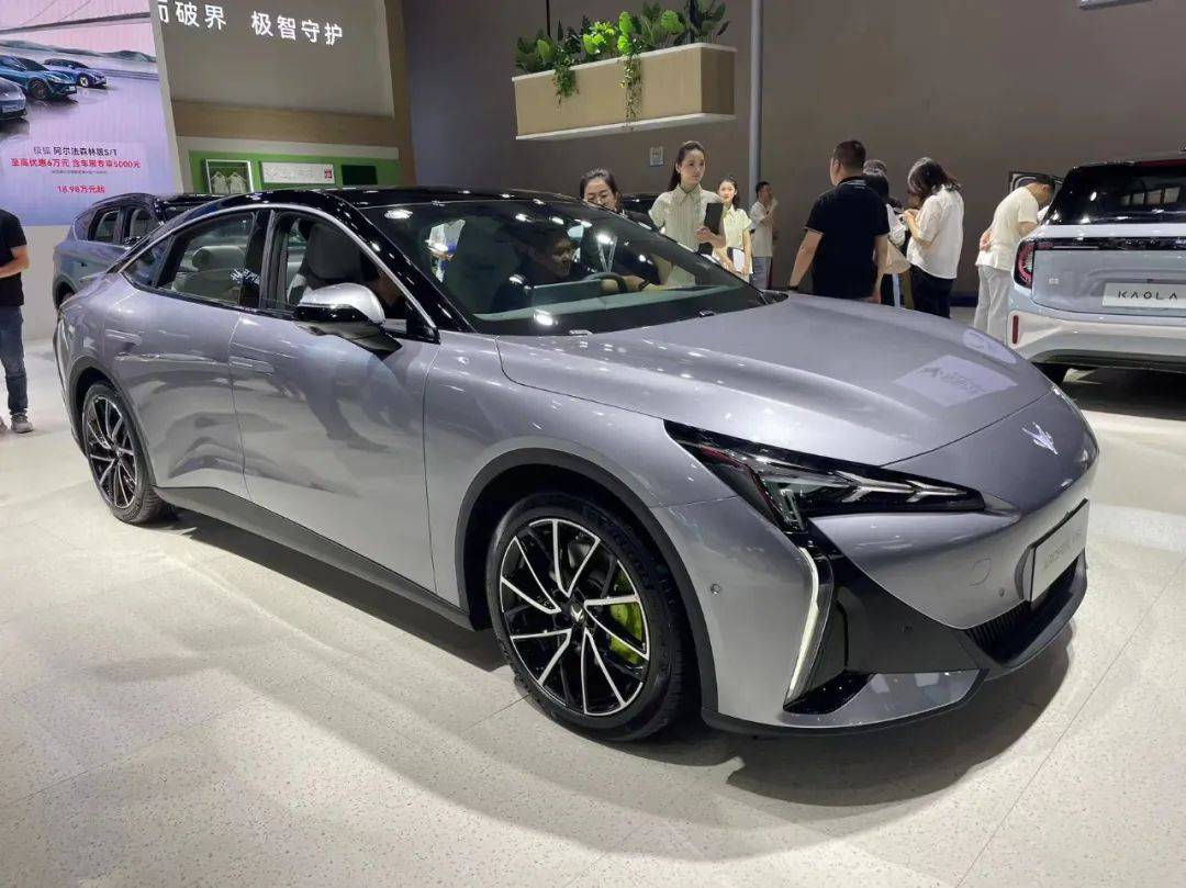 阿尔法s5化身汽车影院,阿尔法t5配800v快充